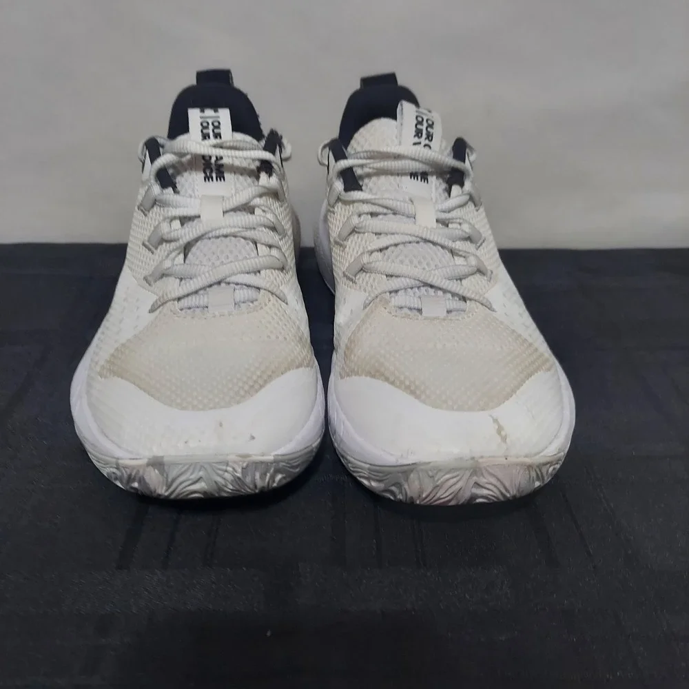 Under Armour HOVR Ascent Basketball White Sneaker‎ Shoes UA 3025680-001 Womens 9